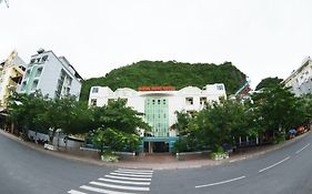 Gieng Ngoc Sea Moutain View Cat Ba